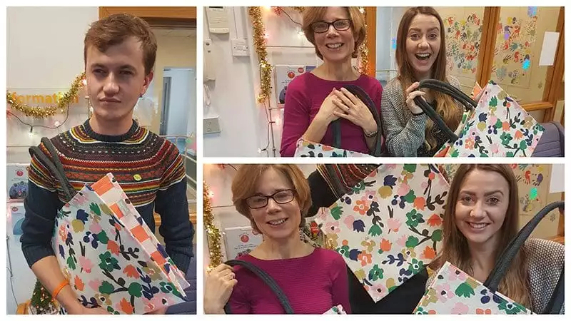 Fundraisers try out the Caroline Gardner jute bag