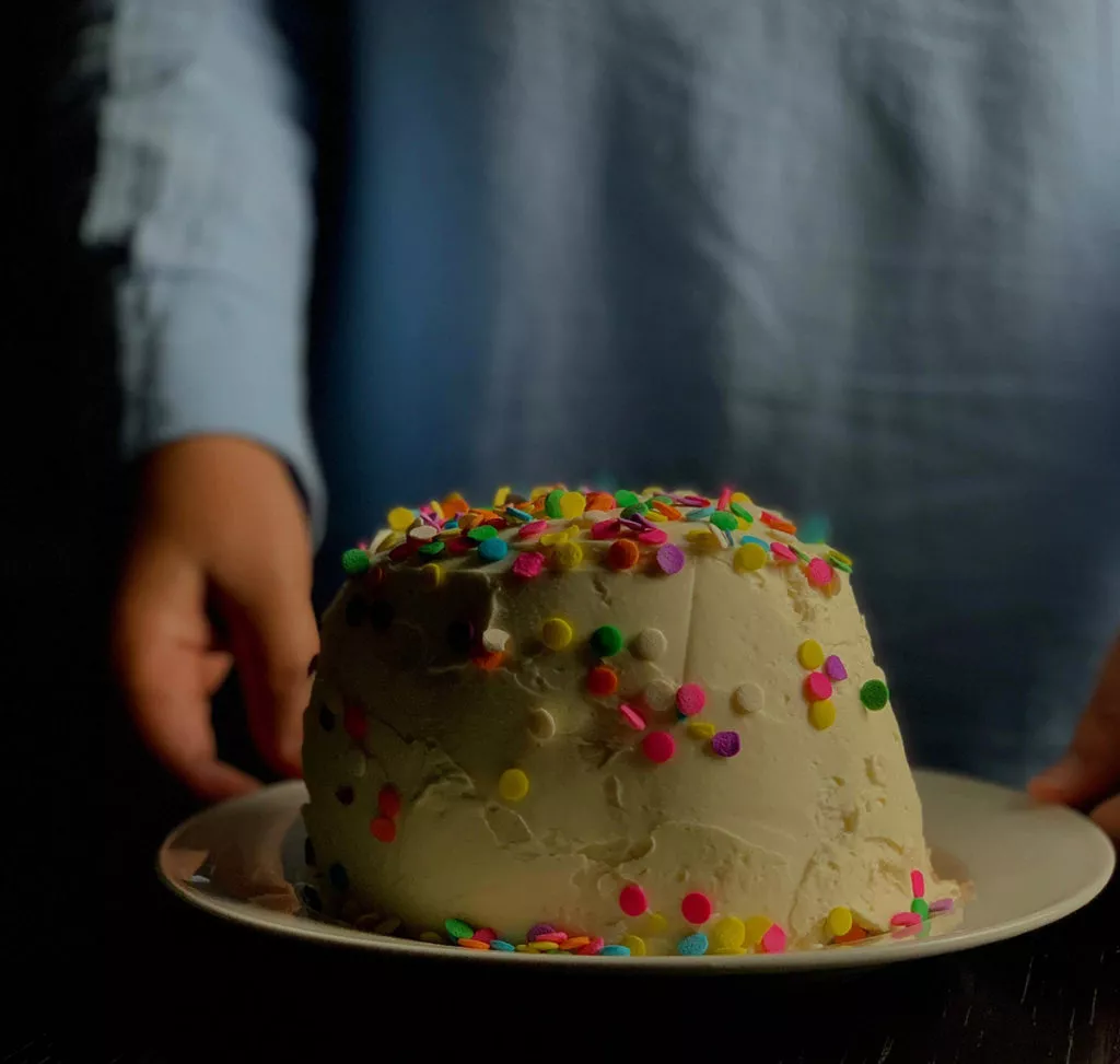 Eid celebration cake - photo: Unsplash