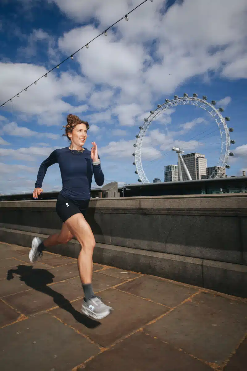 Esmée Gummer runs past the London Eye.